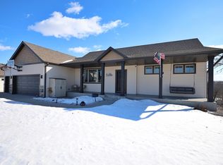 3927 Stone Point Dr NE, Rochester, MN 55906