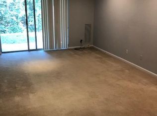 5910 Cove Landing Rd APT 102, Burke, VA 22015