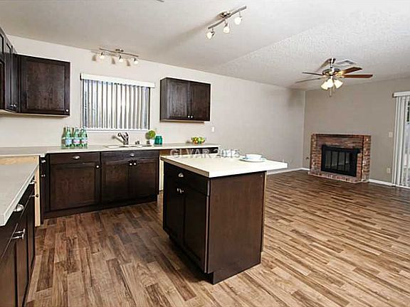 3rd image of 4401 Rosebank Cir