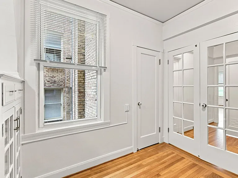 1850 Clay Street Apartments — Photo 10