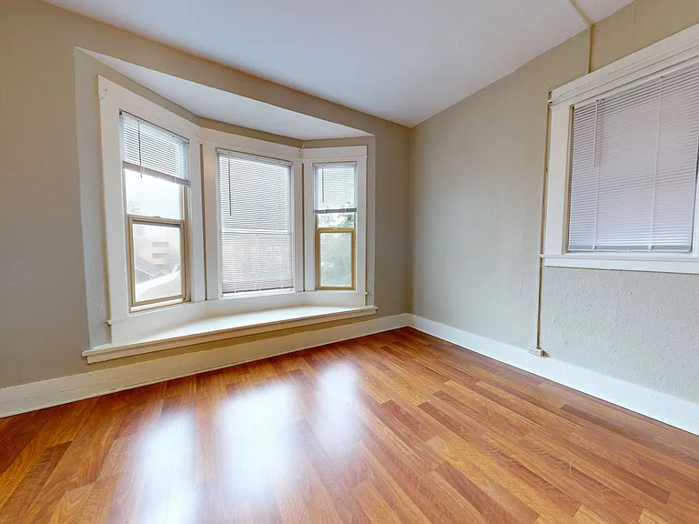 Roycroft Apartments — Photo 25