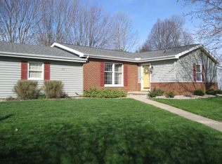 716 Eastgate Dr, Charleston, IL 61920