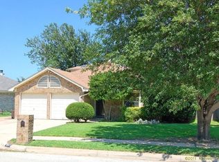 837 Arcadia St, Saginaw, TX 76179
