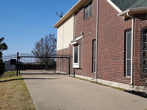 3rd image of 741 Meghann Ln