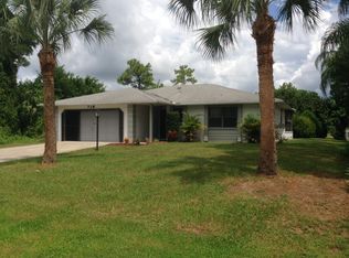 716 Lake Dr, Sebastian, FL 32958