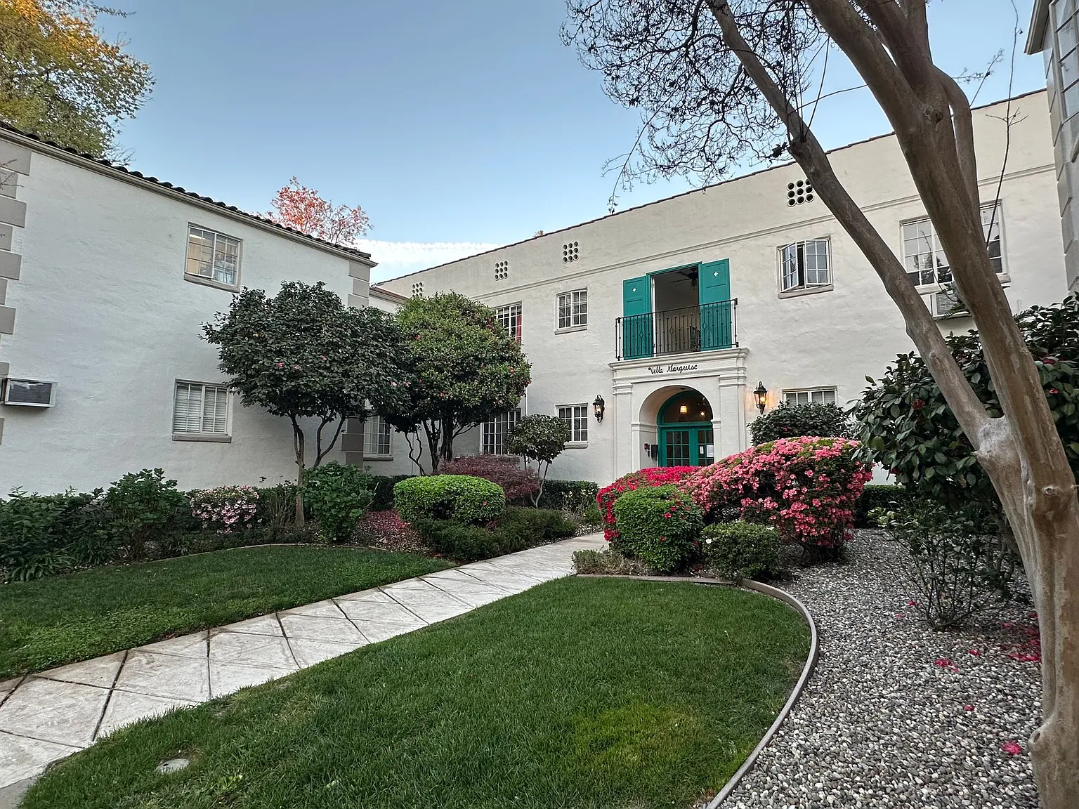 Discover Vintage Charm at Villa Marquise — Photo 1