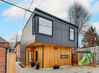 771 Manning Ave, Toronto, ON M6G 2W7