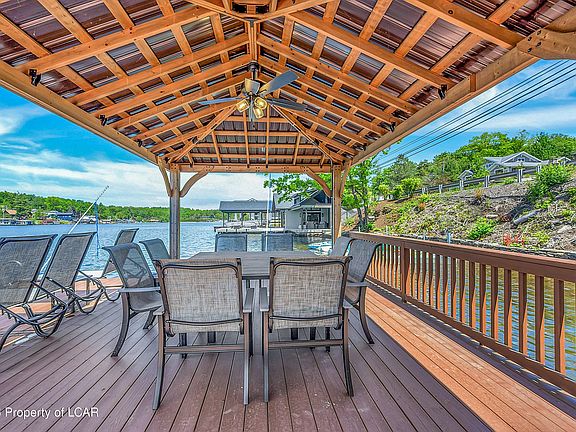 5th image of 863 Lakeside Dr