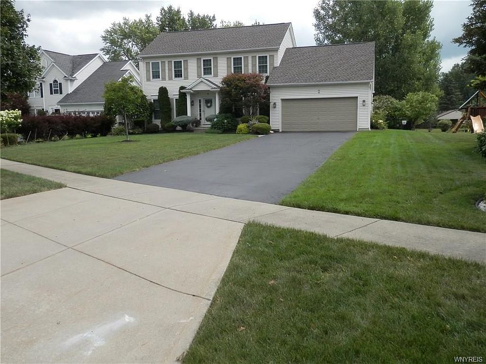 1st image of 8 Regency Ct