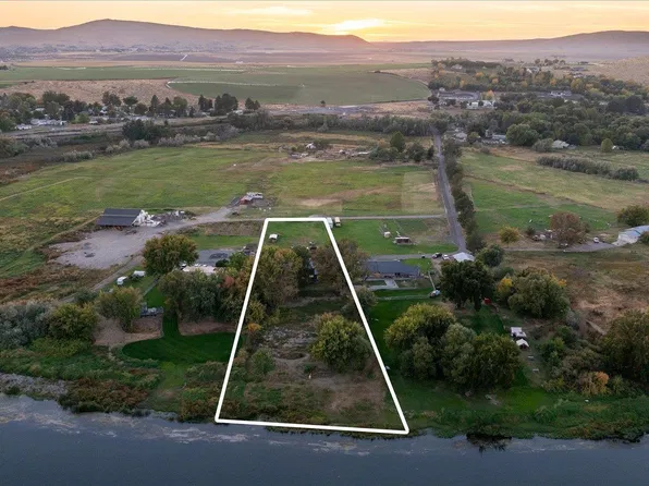 64209 E Grover Pr NE, West Richland, WA 99353