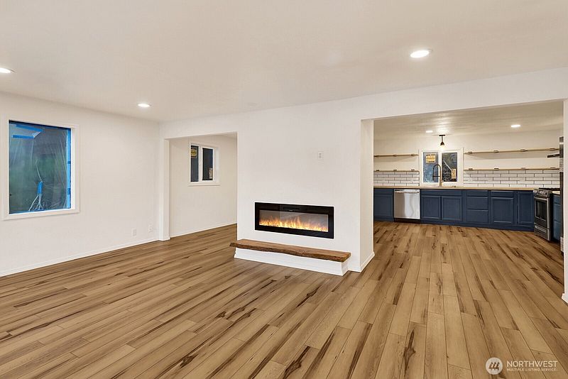 5th image of 13574 S Green Street
