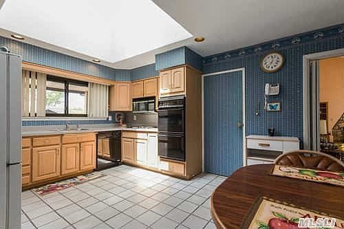 2nd image of 7 Kingswood Dr