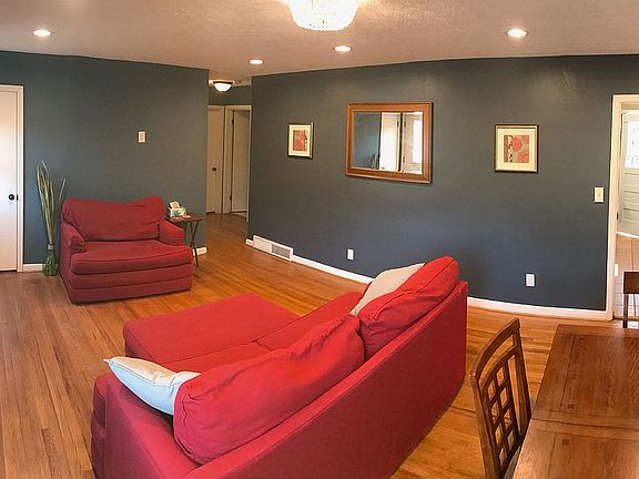 5th image of 631 Gordon Dr