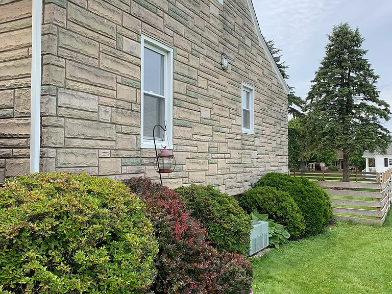 141 Homewood Ave — Photo 36