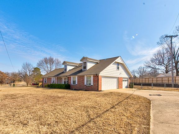 2nd image of 104 Lakeview Dr