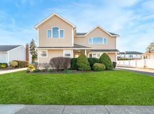 15 Chadwick Road, Syosset, NY