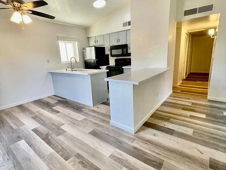 32 W Loma Vista Dr #102 — Photo 9