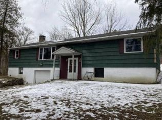 3990 Cedarvale Rd, Syracuse, NY 13215