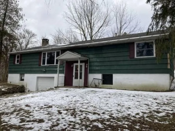 3990 Cedarvale Rd, Syracuse, NY 13215