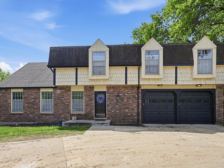 3513 Bob Billings Pkwy — Photo 1