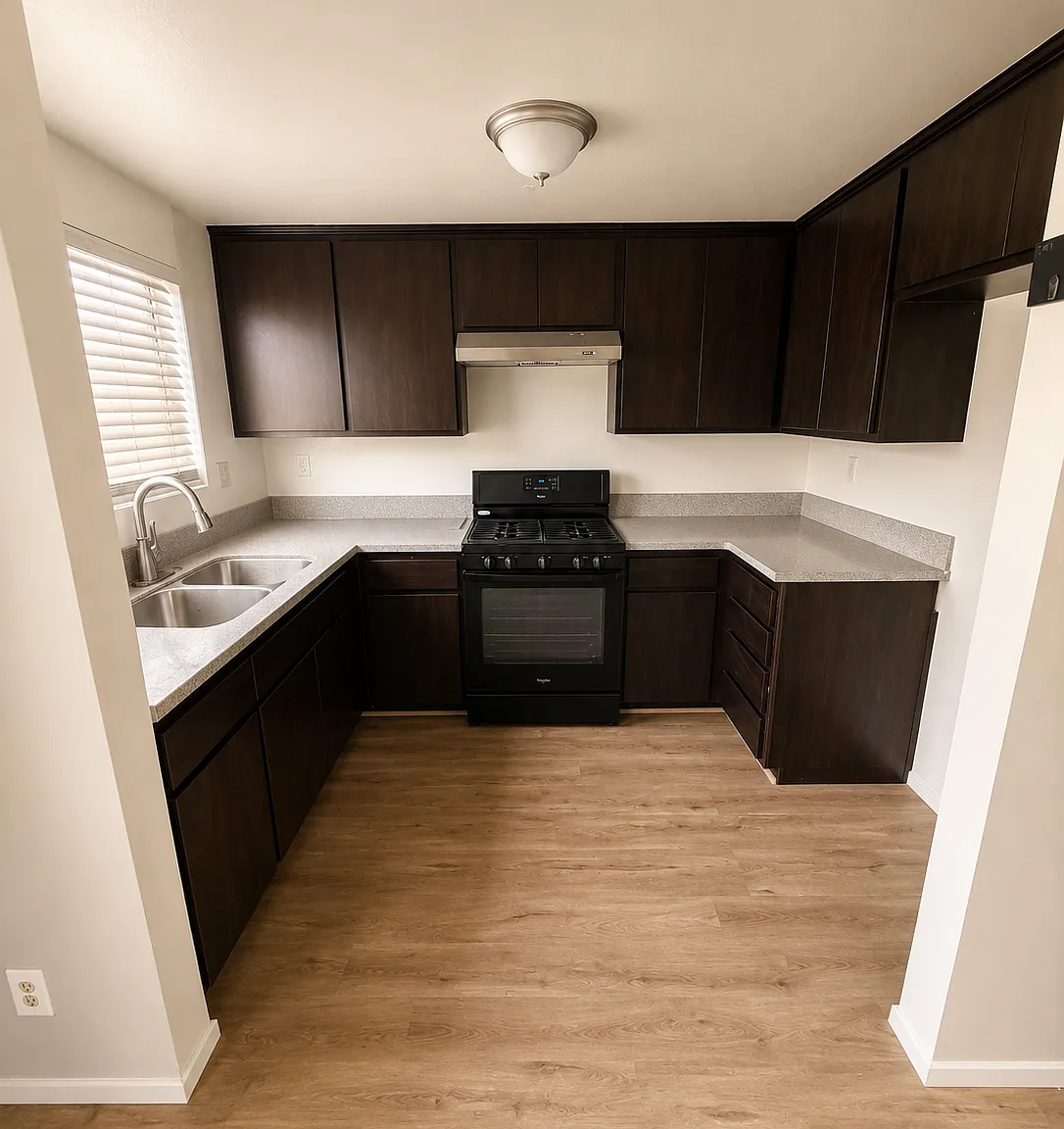 2802 W Ramona Rd — Photo 2