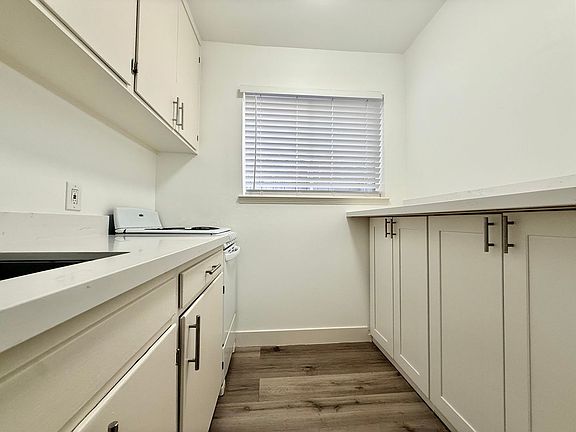 3rd image of 1239 Oak Grove Ave APT 102