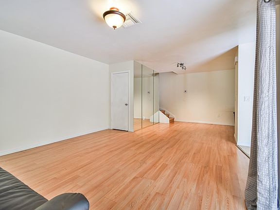4th image of 2321 Lena Ln