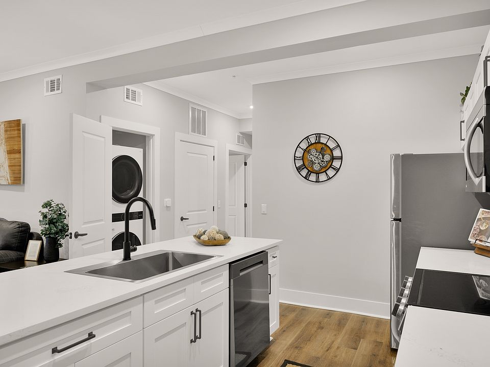 Pointe Grand Kitchen