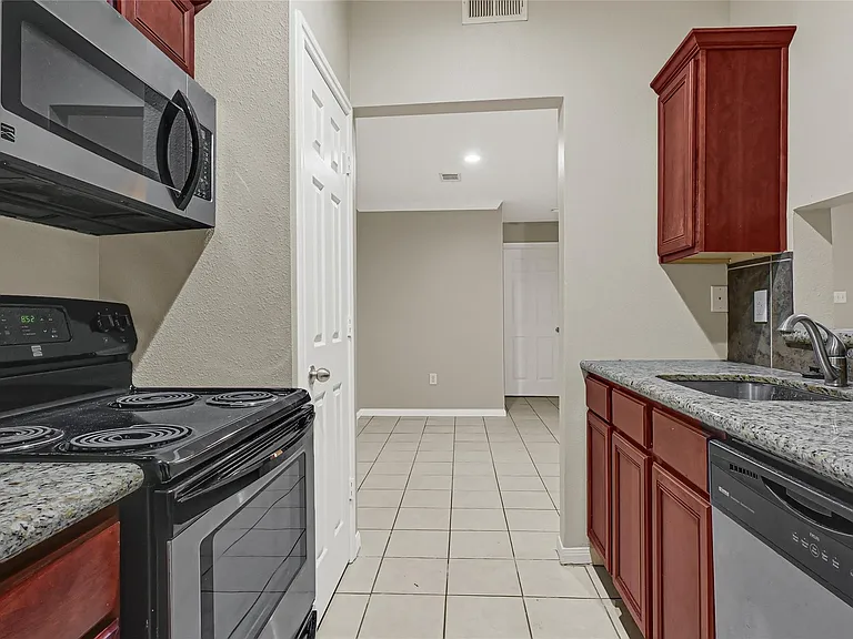 1100 Augusta Dr #79 — Photo 10
