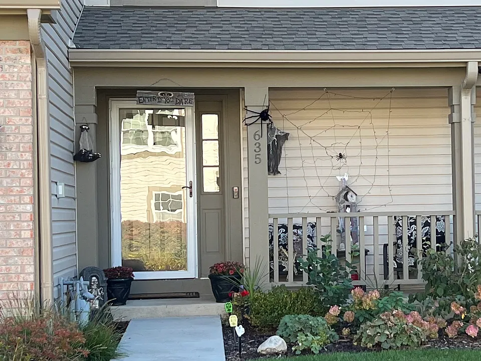 635 Arrowwood Ct