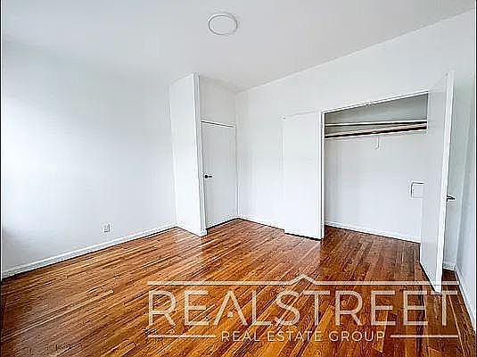 5th image of 274 Sumpter St APT 3
