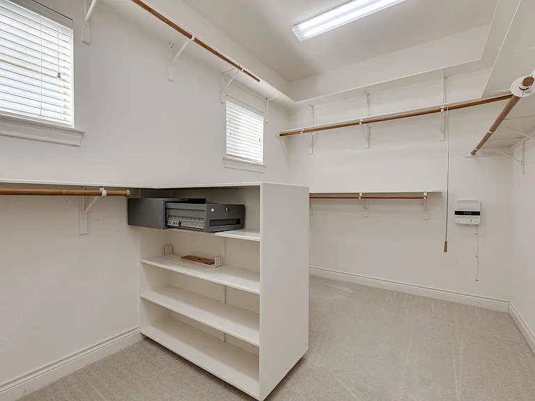 132 Lakeway Dr — Photo 19