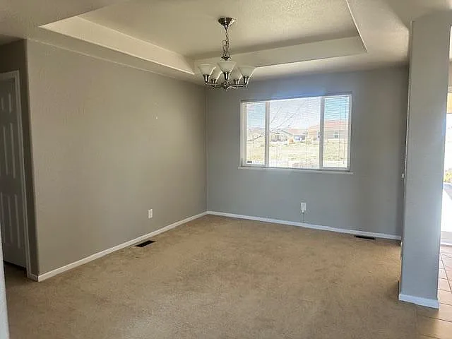 1004 L Way — Photo 6