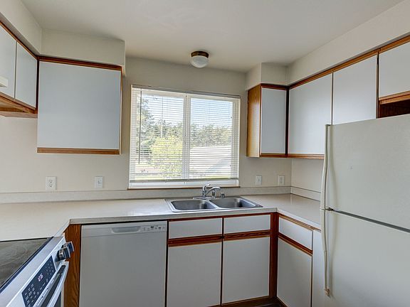 2nd image of 106 S Main St #B4