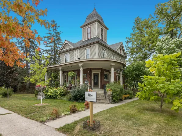402 E Cayuga St, Bellaire, MI 49615