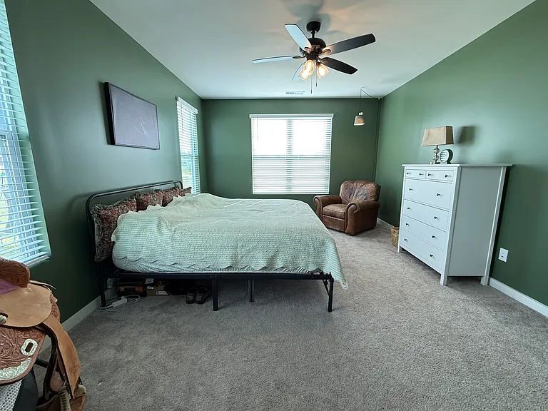 English Oak Dr — Photo 20