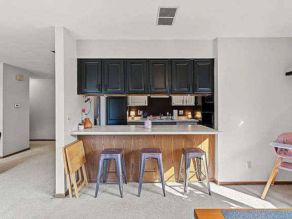 5th image of 500 E Main St APT 6