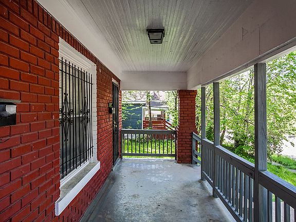 2nd image of 3233 Park Ave APT 1