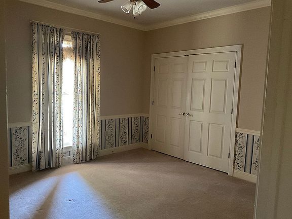 5th image of 817 Woodleigh Dr