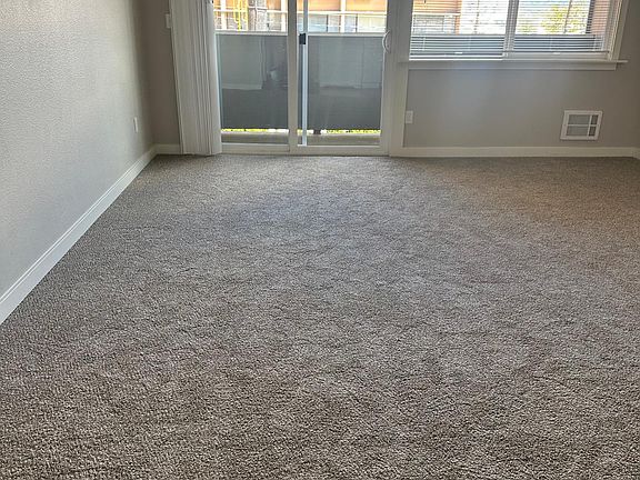 4th image of 325 Tacoma Ave S APT H
