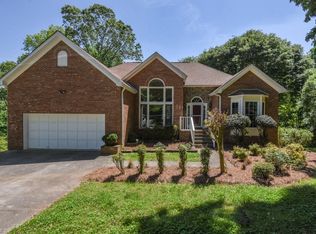 4029 Lofter Ct, Pfafftown, NC 27040