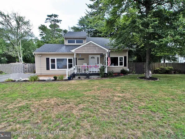 831 Deguise St, Lanoka Harbor, NJ 08734