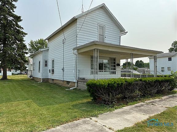3rd image of 301 E Stone St