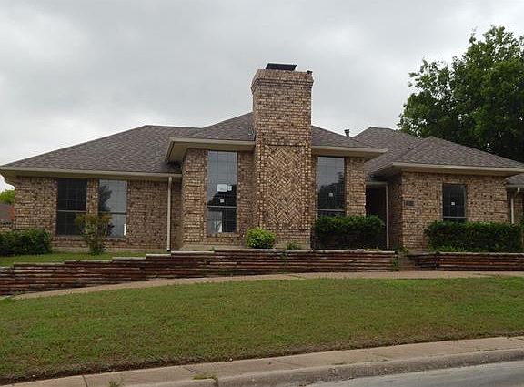 2nd image of 515 Anglebluff Dr