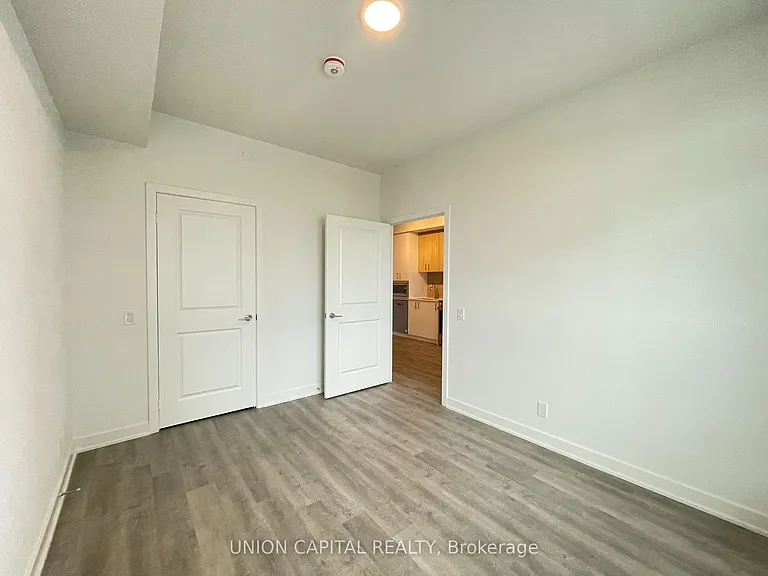 50 Upper Mall Way #1403 — Photo 29