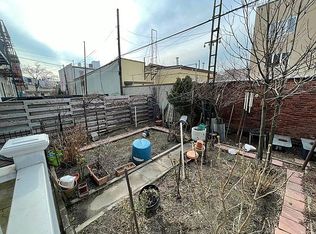 2037 Gates Ave #1R, Ridgewood, NY 11385