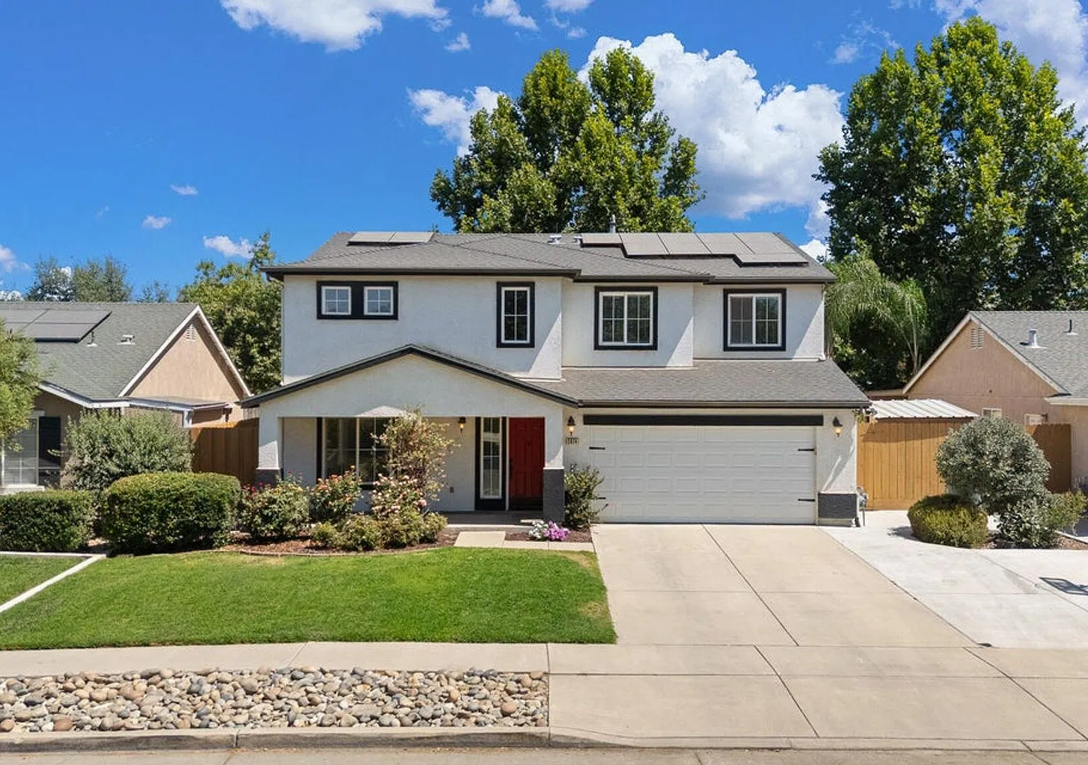2874 W. Porter Ave - 4 Bedroom 2 1/2 Bath + Loft - Visalia — Photo 2