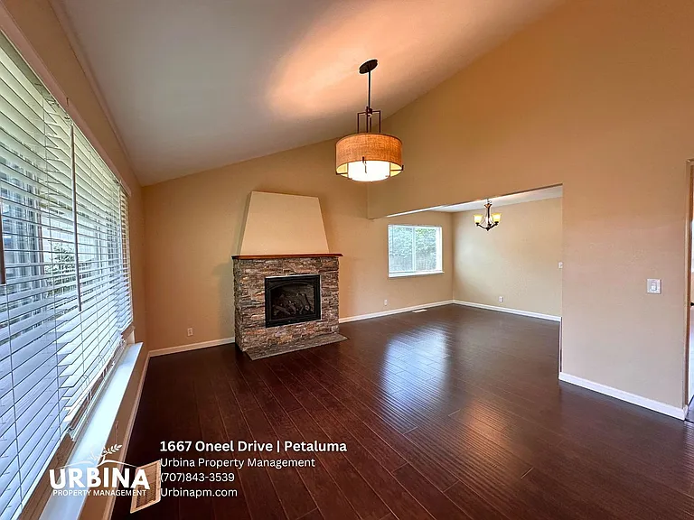 1667 Oneel Dr — Photo 2