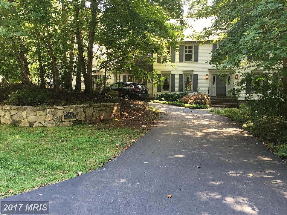Exterior Front with Circular Driveway