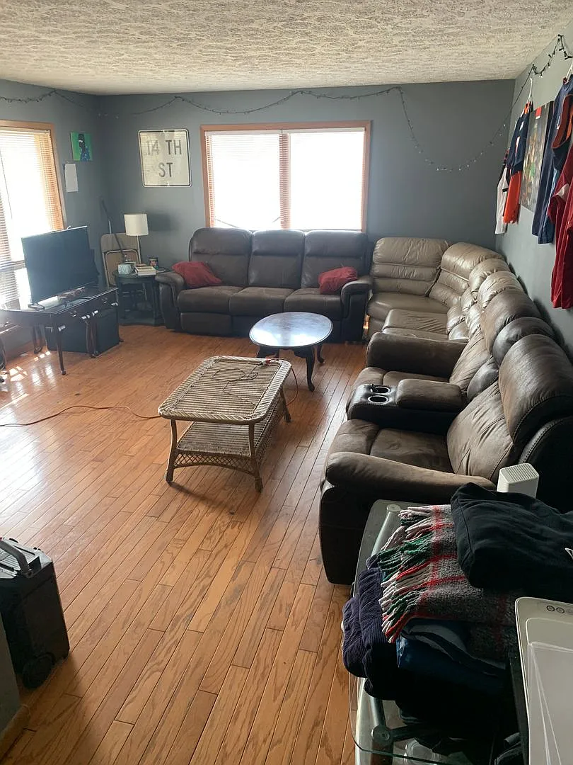 Available August 2027 3 Bedroom - 2 Bath Home (Great For A Large Group!) — Photo 3